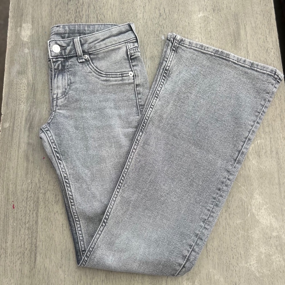 H&M Divided Gray Acid Wash Flare Jeans Womens Size 4 Stretch Denim Retro Style